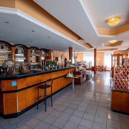 Kraichtaler Hof Hotel Екстериор снимка