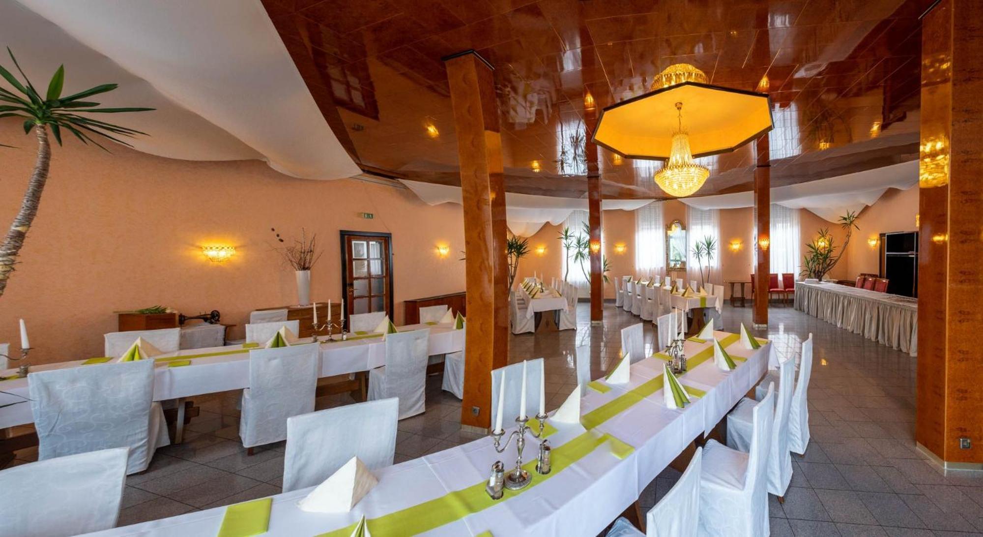 Kraichtaler Hof Hotel Екстериор снимка