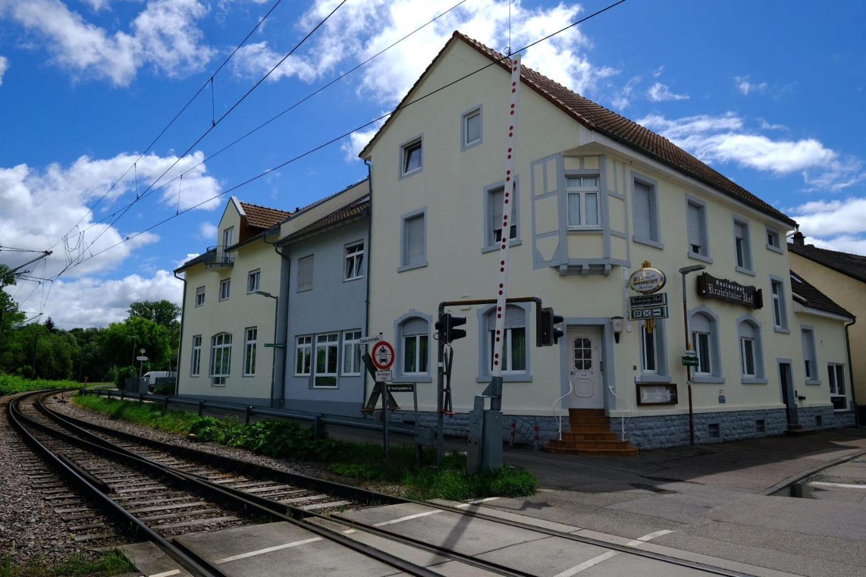 Kraichtaler Hof Hotel Екстериор снимка