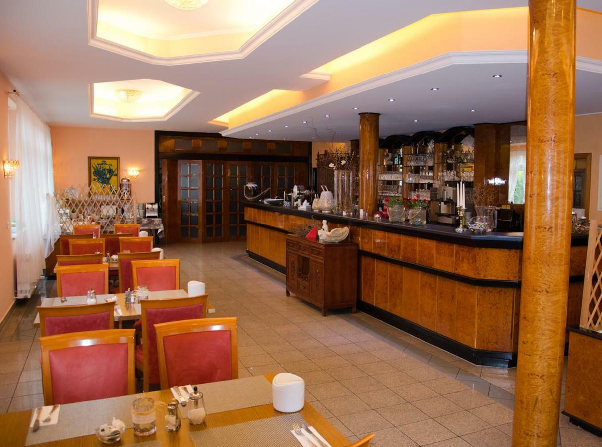 Kraichtaler Hof Hotel Екстериор снимка